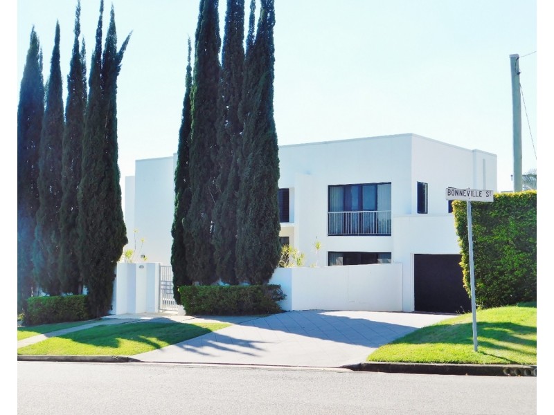 64 Bonneville Street, Holland Park West QLD 4121