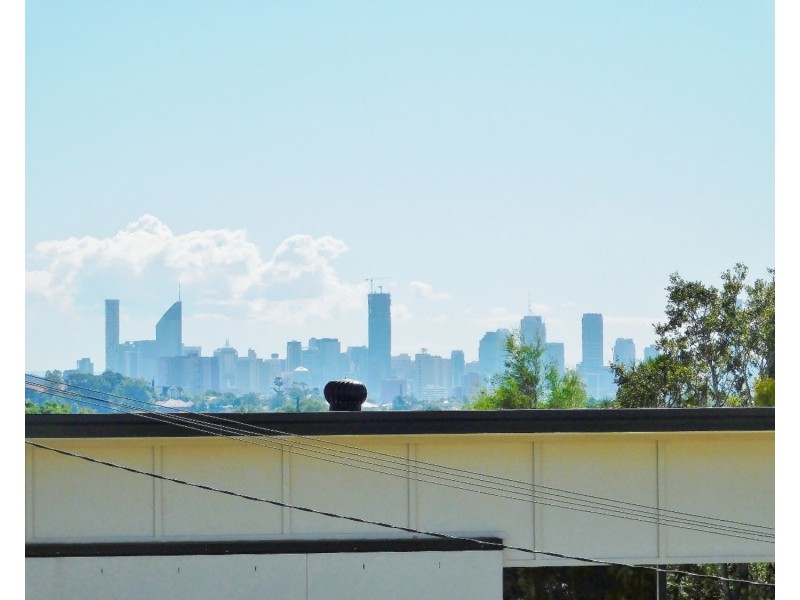 64 Bonneville Street, Holland Park West QLD 4121