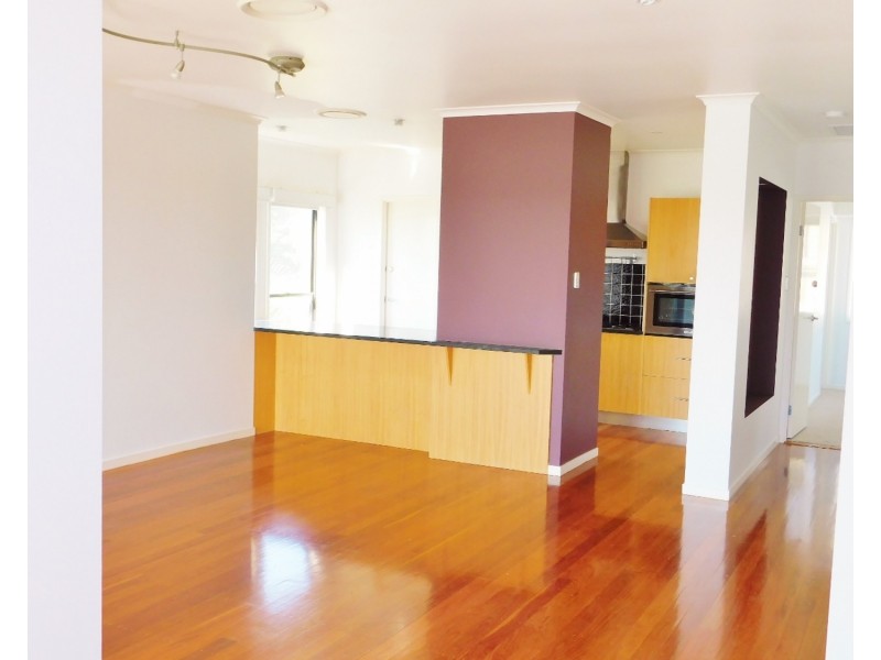 64 Bonneville Street, Holland Park West QLD 4121