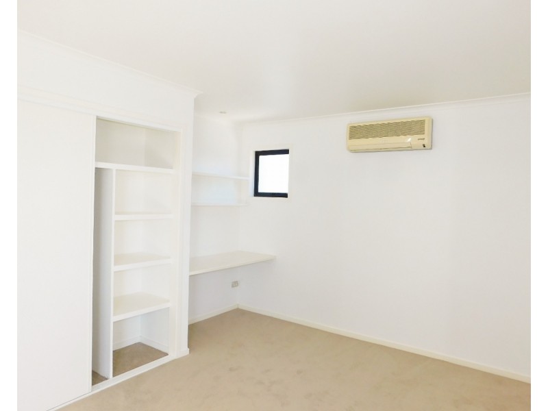 64 Bonneville Street, Holland Park West QLD 4121