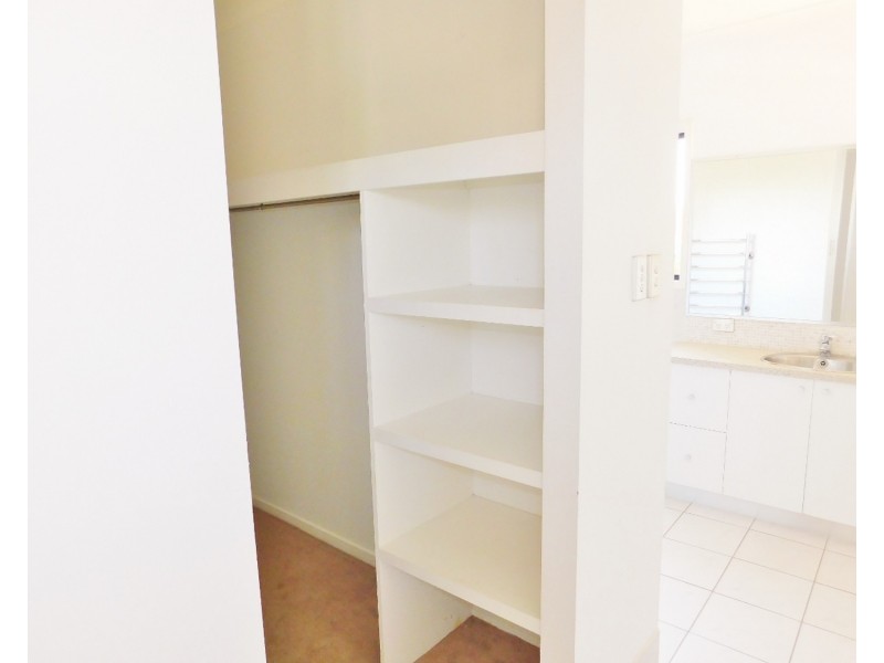 64 Bonneville Street, Holland Park West QLD 4121