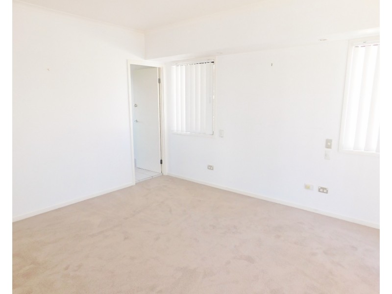 64 Bonneville Street, Holland Park West QLD 4121