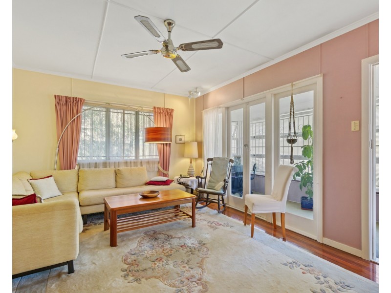 98 Bapaume Road, Holland Park West QLD 4121