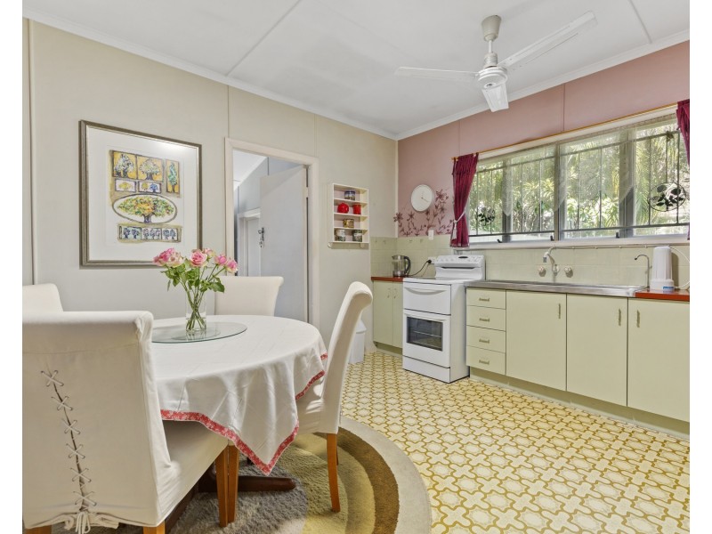 98 Bapaume Road, Holland Park West QLD 4121