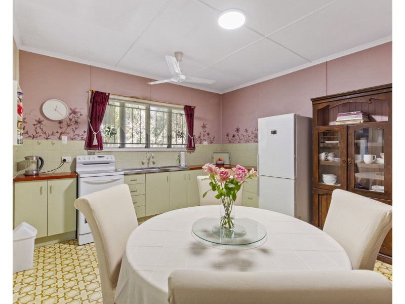 98 Bapaume Road, Holland Park West QLD 4121