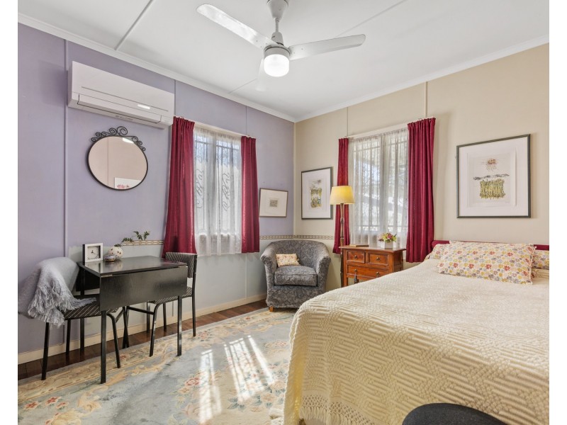 98 Bapaume Road, Holland Park West QLD 4121