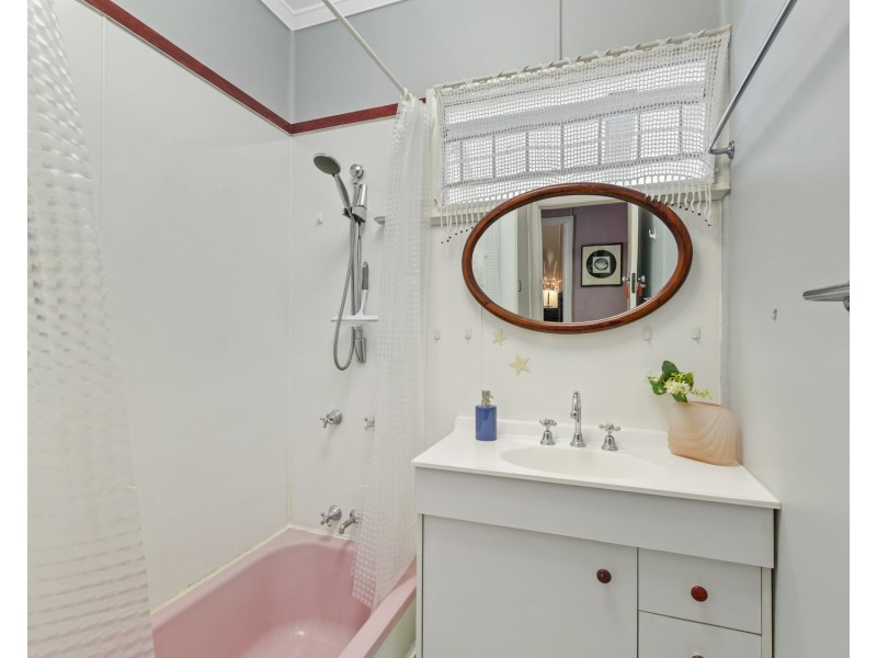 98 Bapaume Road, Holland Park West QLD 4121