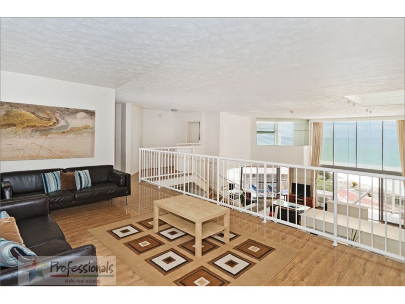 17/277 Golden Four Drive, Bilinga QLD 4225