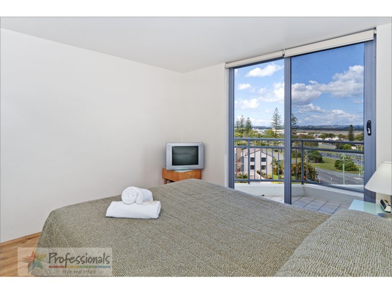 17/277 Golden Four Drive, Bilinga QLD 4225