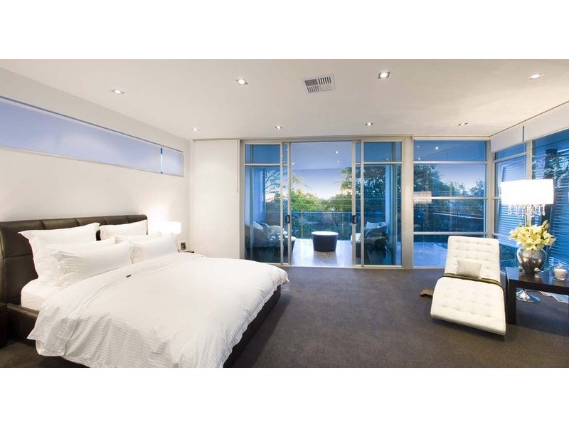 39 Derby Street, Highgate Hill QLD 4101