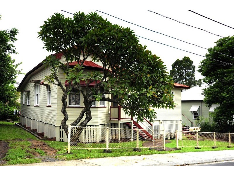 38 Lockhart  Street, Woolloongabba QLD 4102