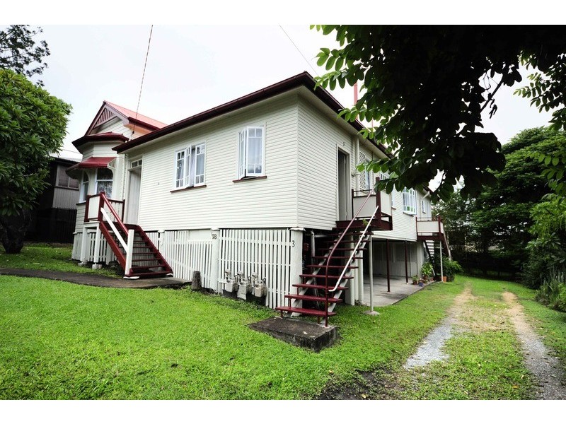 38 Lockhart  Street, Woolloongabba QLD 4102
