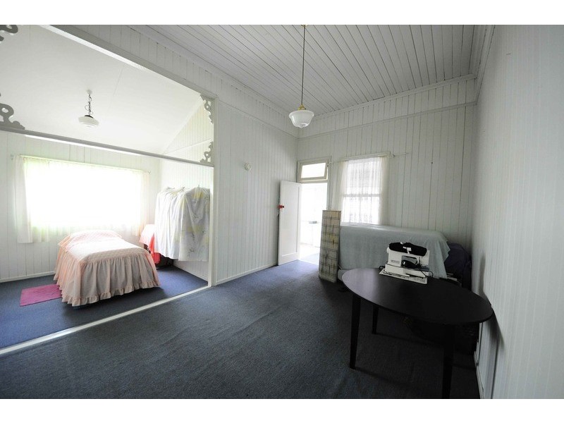 38 Lockhart  Street, Woolloongabba QLD 4102