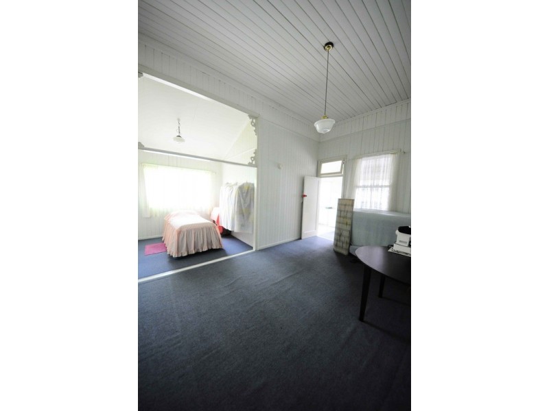 38 Lockhart  Street, Woolloongabba QLD 4102