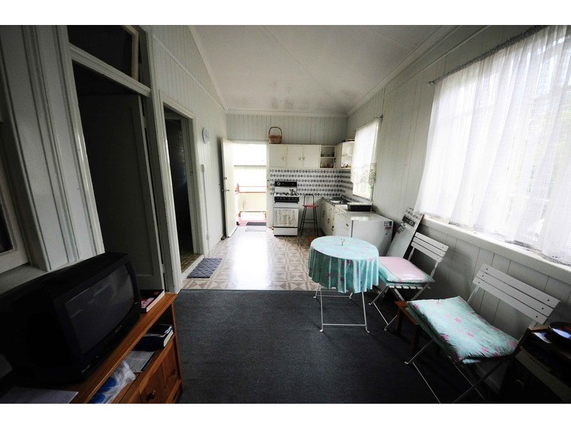 38 Lockhart  Street, Woolloongabba QLD 4102