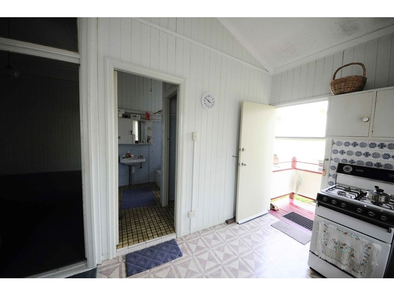 38 Lockhart  Street, Woolloongabba QLD 4102