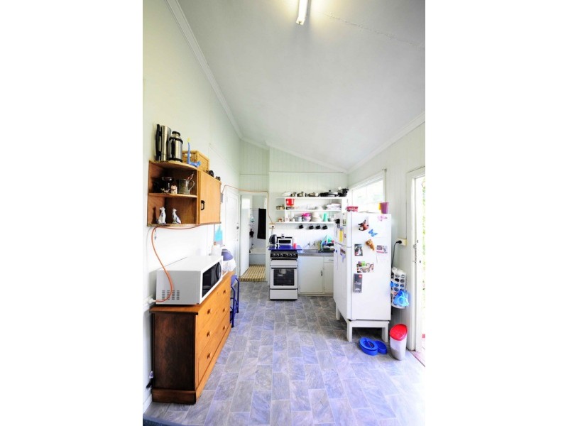 38 Lockhart  Street, Woolloongabba QLD 4102