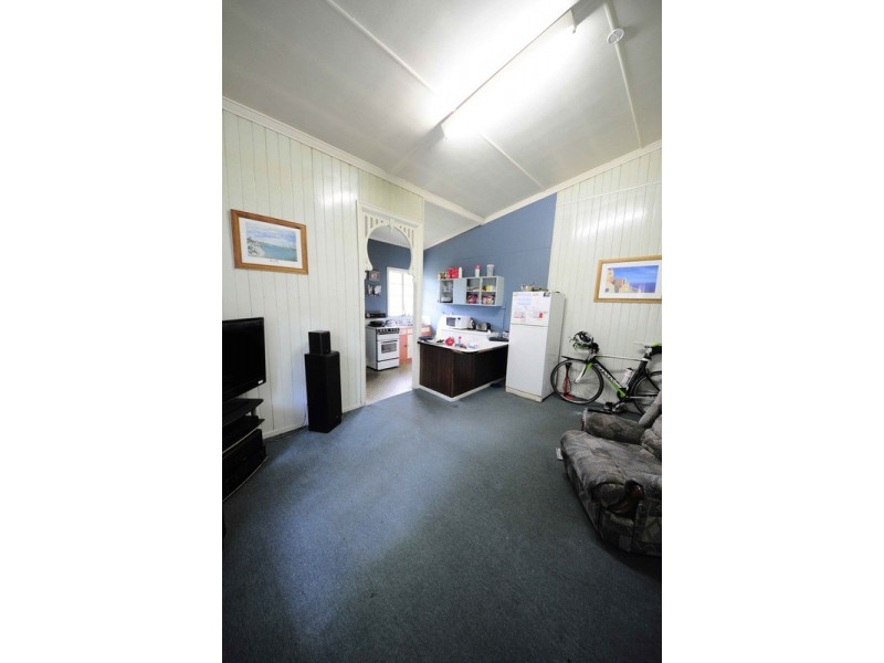 38 Lockhart  Street, Woolloongabba QLD 4102