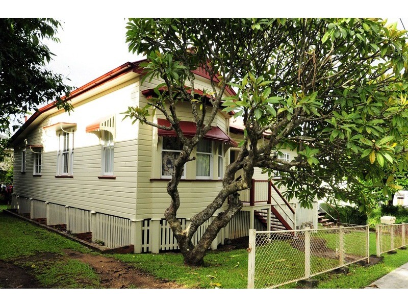 38 Lockhart  Street, Woolloongabba QLD 4102