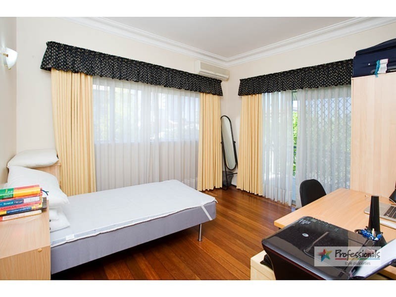 65 Anglesey Street, Kangaroo Point QLD 4169