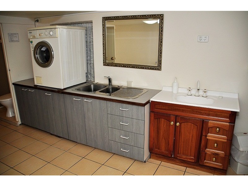 65 Anglesey Street, Kangaroo Point QLD 4169