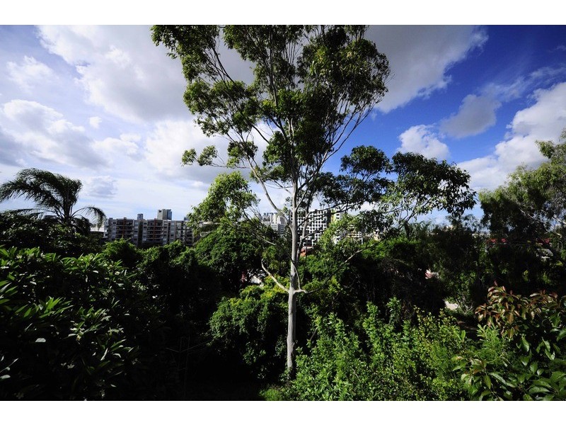 4 Dorchester Street, South Brisbane QLD 4101