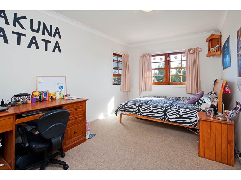 4 Monte Carlo Street, Wishart QLD 4122