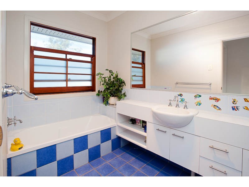 4 Monte Carlo Street, Wishart QLD 4122