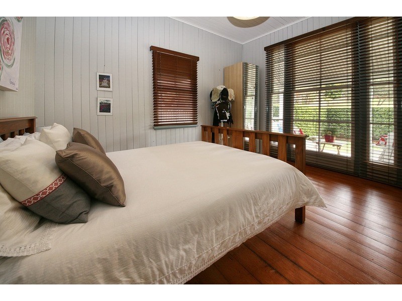 31 Dutton Street, Dutton Park QLD 4102
