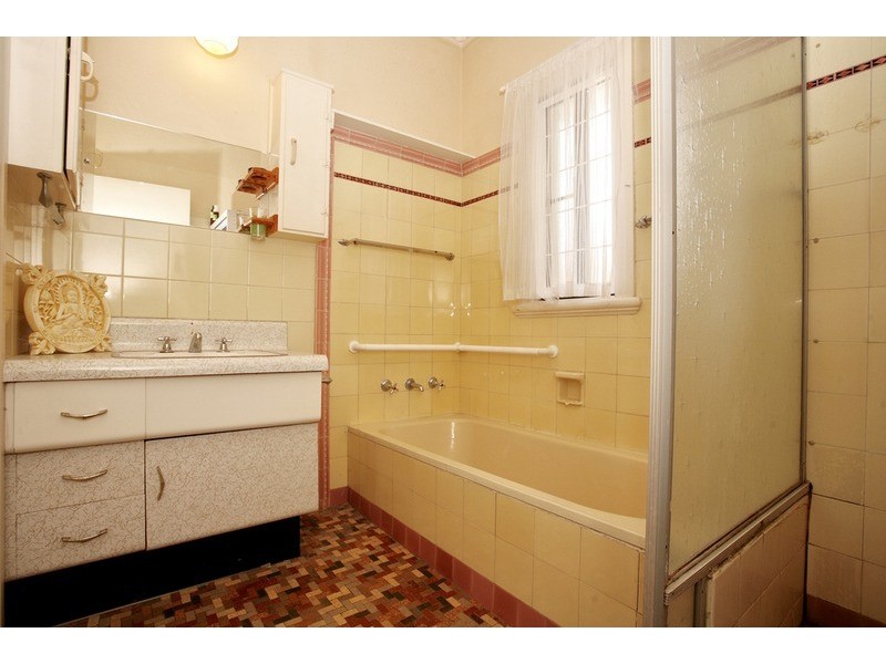 18 Princess Street, Camp Hill QLD 4152