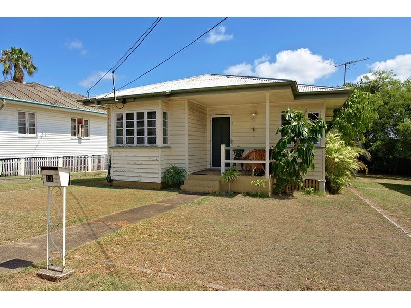 11 Livingstone Street, Yeerongpilly QLD 4105