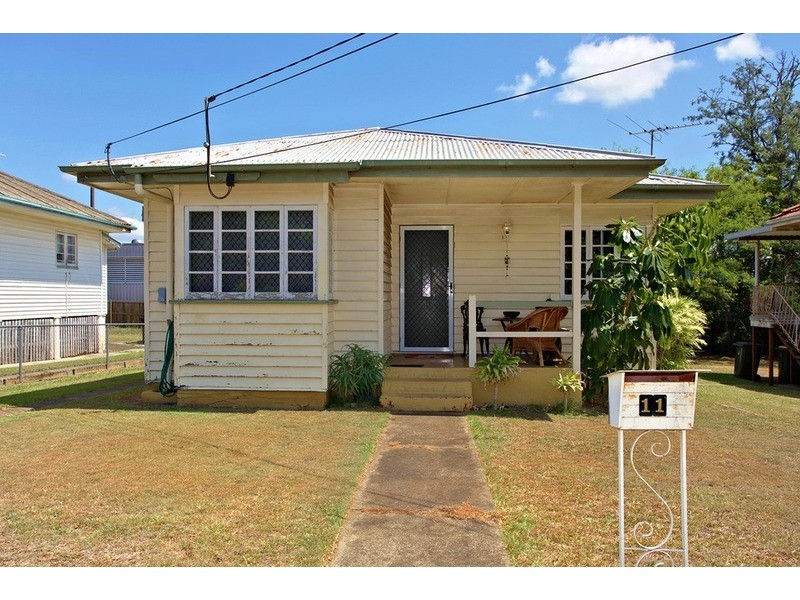 11 Livingstone Street, Yeerongpilly QLD 4105