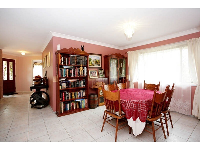 31 Bottlebrush  Drive, Regents Park QLD 4118