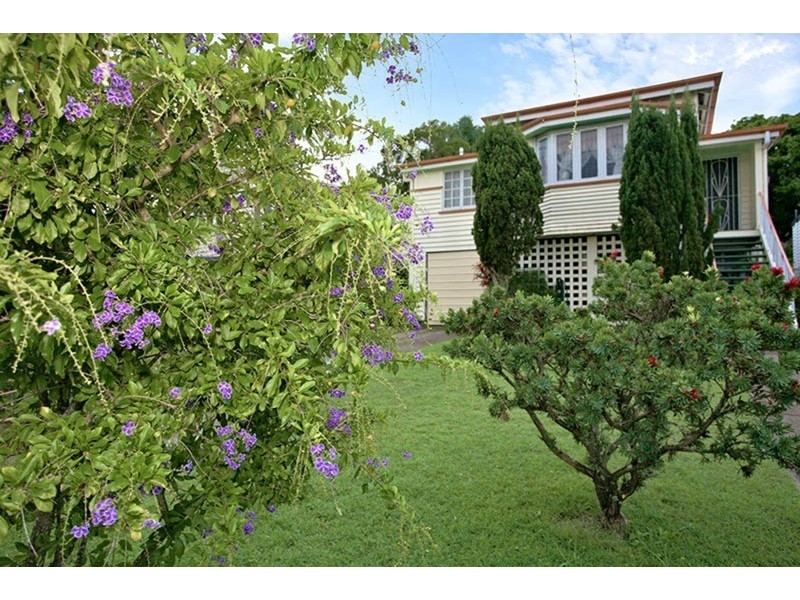 26 Noble  Street, Camp Hill QLD 4152