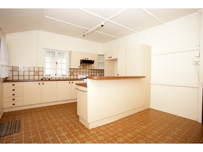 26 Noble  Street, Camp Hill QLD 4152