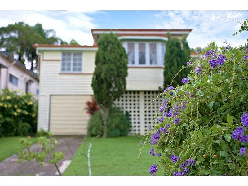 26 Noble  Street, Camp Hill QLD 4152