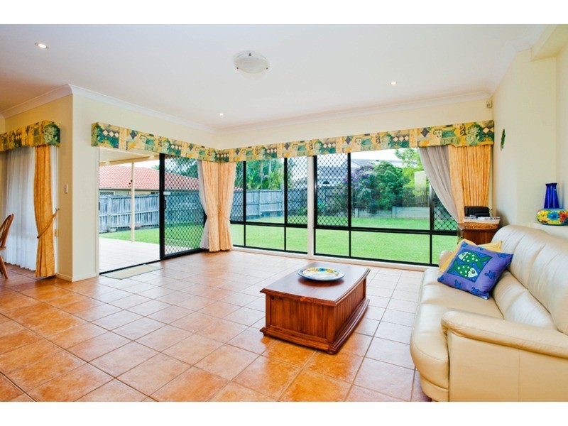 11 Parklands Street, Calamvale QLD 4116