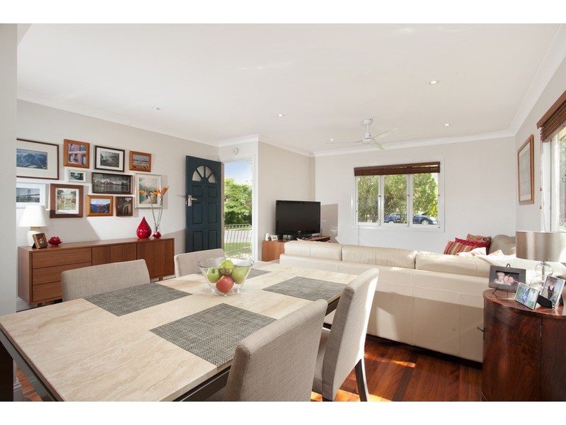 7 Wingarra Street, Yeerongpilly QLD 4105