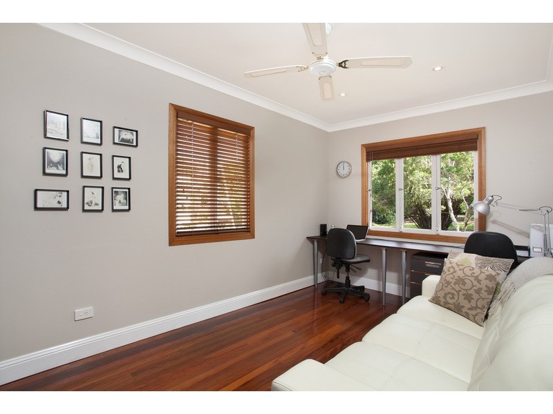 7 Wingarra Street, Yeerongpilly QLD 4105