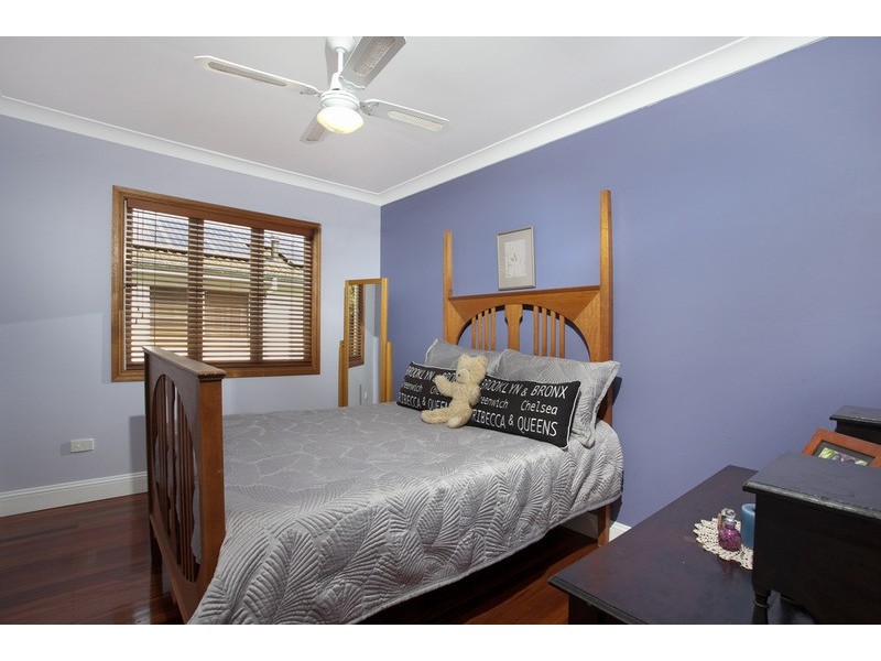 7 Wingarra Street, Yeerongpilly QLD 4105