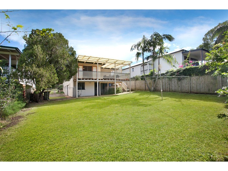 7 Wingarra Street, Yeerongpilly QLD 4105