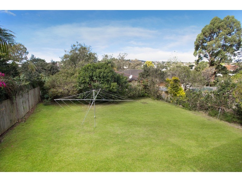 7 Wingarra Street, Yeerongpilly QLD 4105