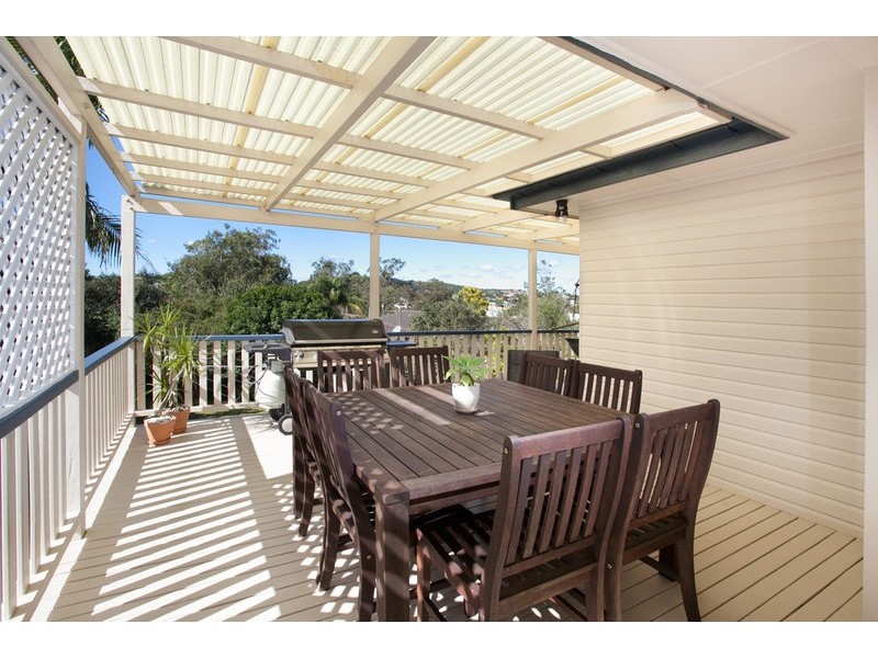 7 Wingarra Street, Yeerongpilly QLD 4105