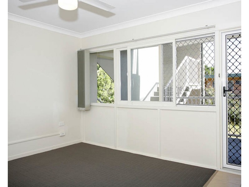 1/845 Logan Road, Holland Park West QLD 4121