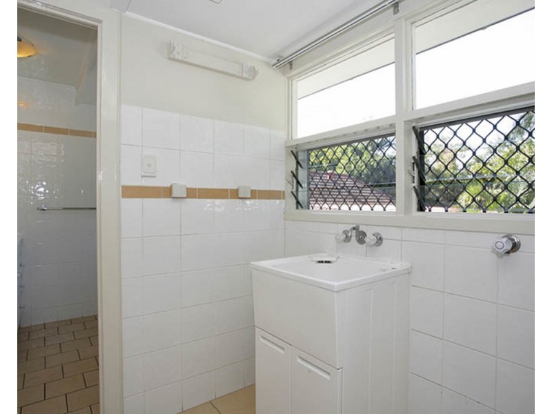 1/845 Logan Road, Holland Park West QLD 4121