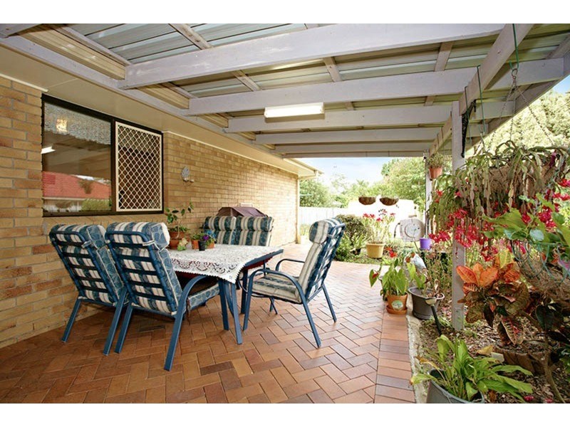 32  Bottlebrush Drive, Regents Park QLD 4118