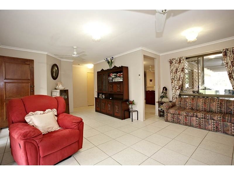 32  Bottlebrush Drive, Regents Park QLD 4118