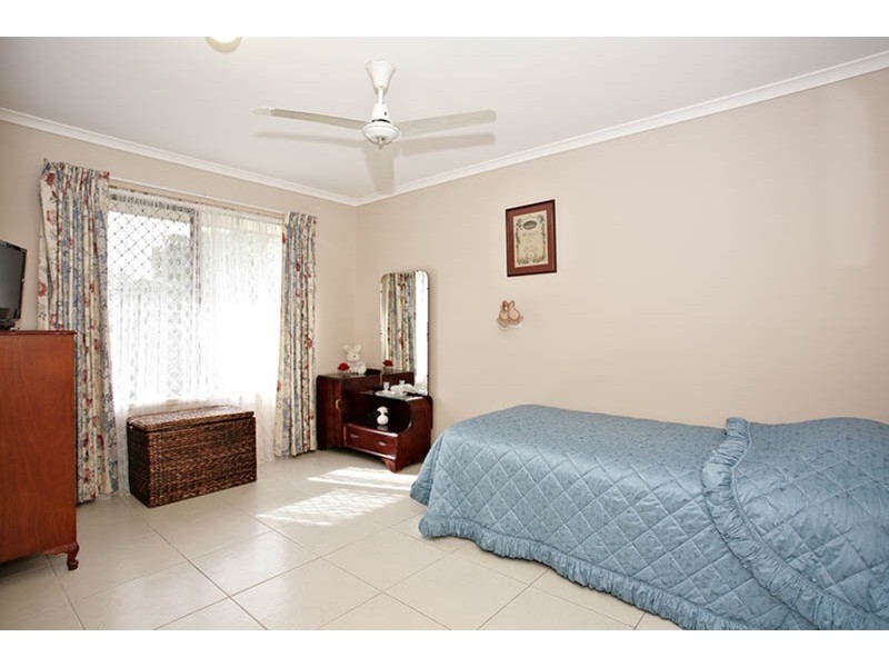 32  Bottlebrush Drive, Regents Park QLD 4118