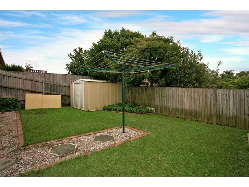 32  Bottlebrush Drive, Regents Park QLD 4118