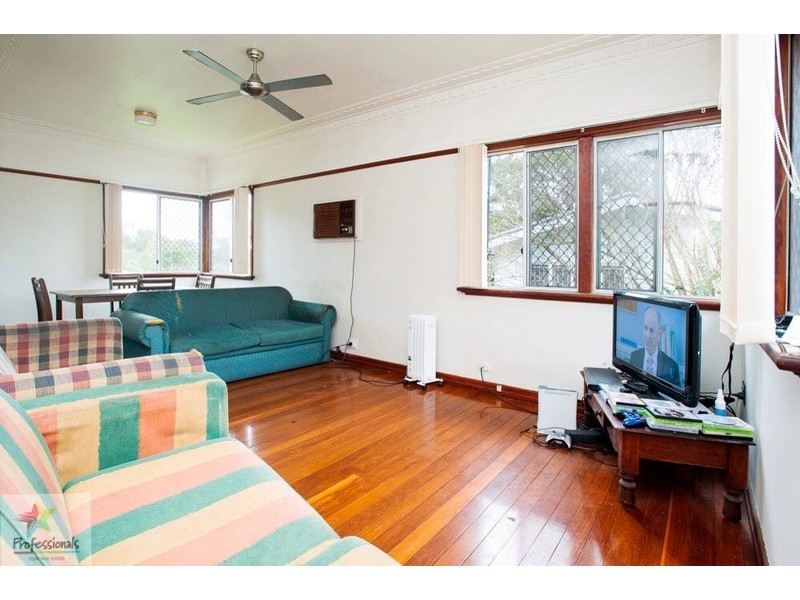 25 Nyleta Street, Coopers Plains QLD 4108